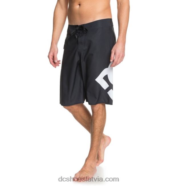 N008N82 vīriešu lanai 22 dēļu šorti melns DC Shoes