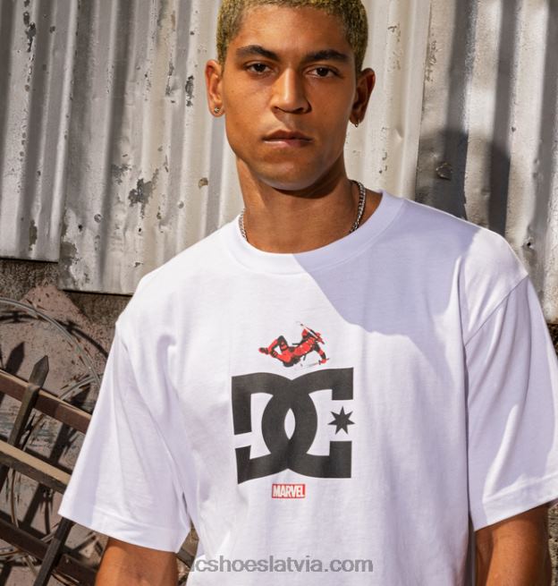N008N409 vīriešu marvel deadpool x dc jump star tee balts DC Shoes