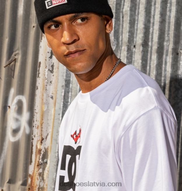 N008N423 vīriešu marvel deadpool x dc beanie melns DC Shoes